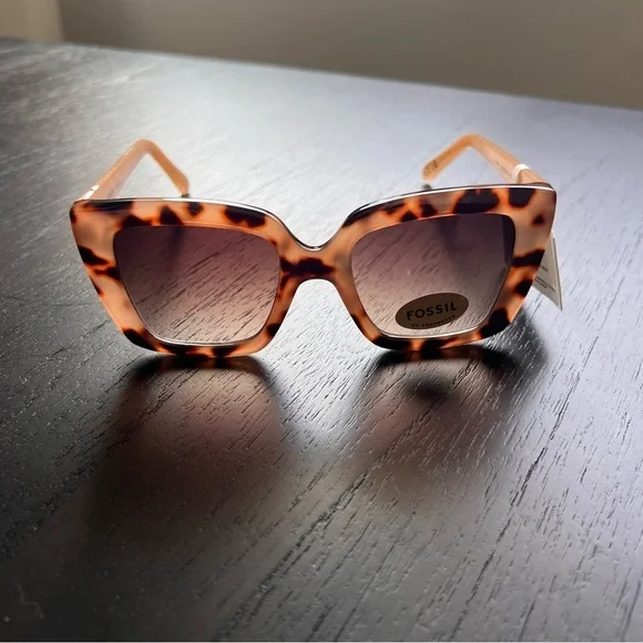 NWT Fossil Tortoise Shell 50mm Cat Eye Sunglasses